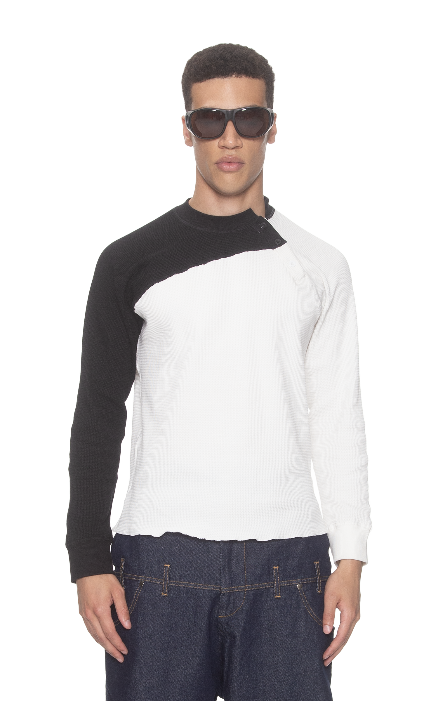 TWISTED HENLEY IN BLACK & WHITE