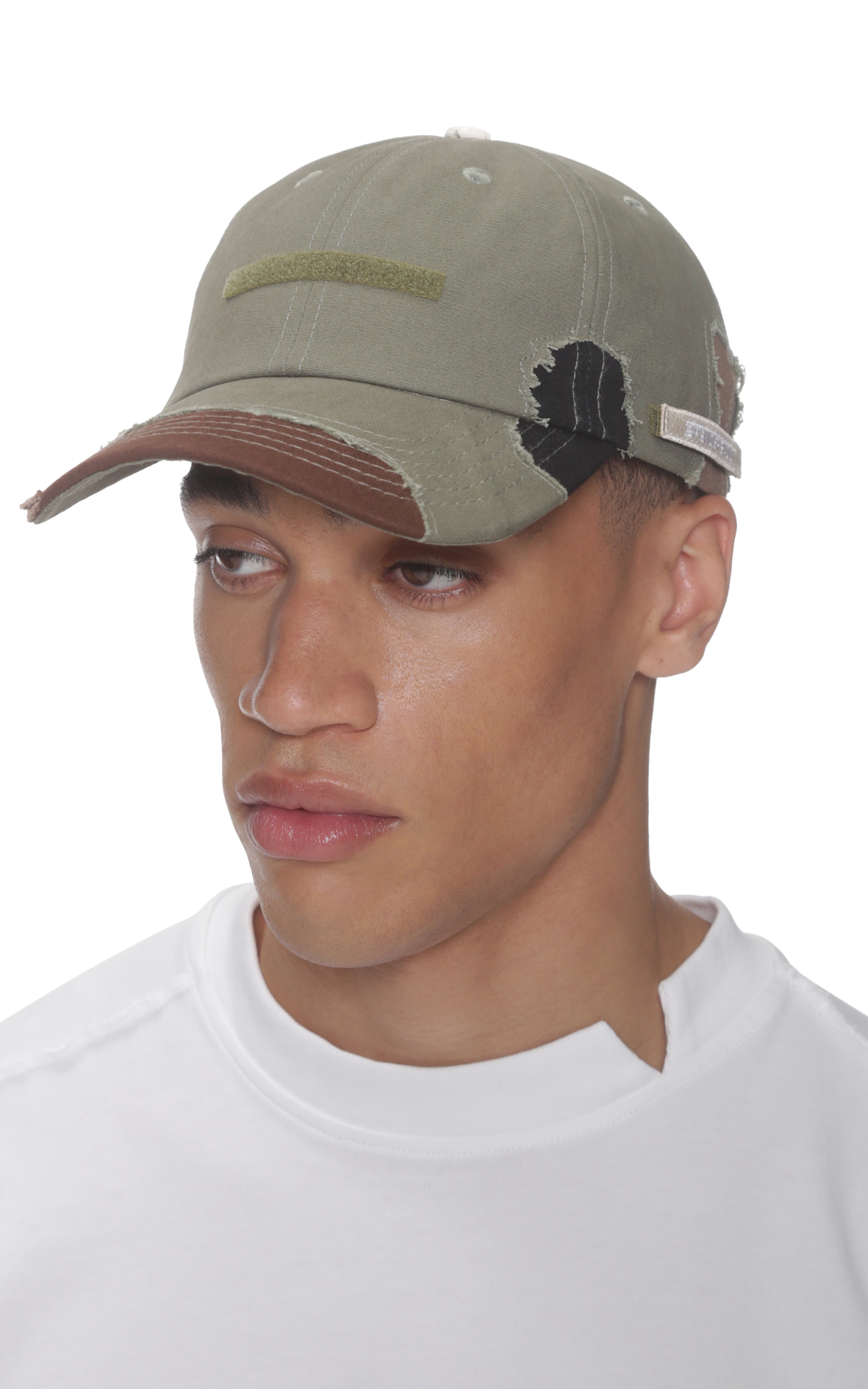DISTRESSED CAMO CAP IN GREEN