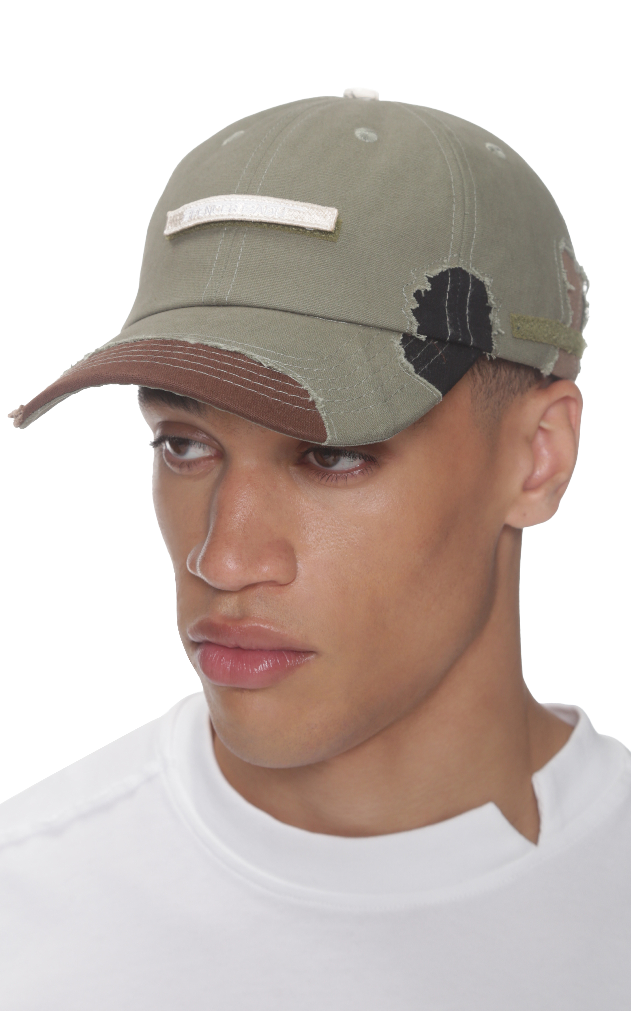 DISTRESSED CAMO CAP IN GREEN