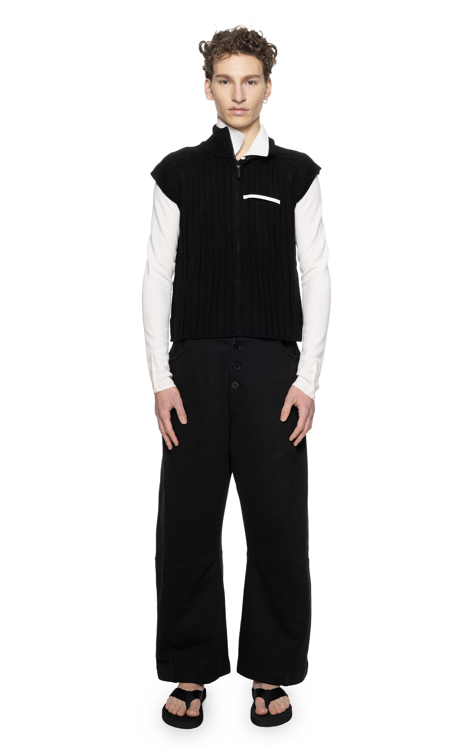 KNITTED RAGLAN VEST IN BLACK