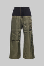 Load image into Gallery viewer, MILITARY GREEN CARGO SNOW PANTS
